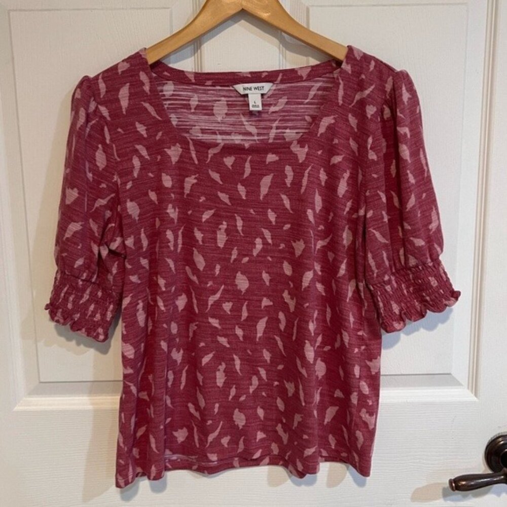 Nine West Blouse Womens L Burgundy Pink Leaf Print Smocked Sleeve Top